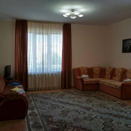 Apartments Domovik Просторная Квартира С Видом На Горы Mukacheve Exterior photo